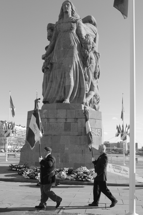 Le monument aux morts réalisé par Pierre-Marie POISSON