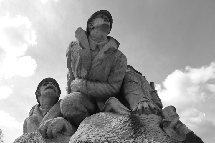 serge-philippe-lecourt-2016-monument-aux-morts-le-houlme-76-40